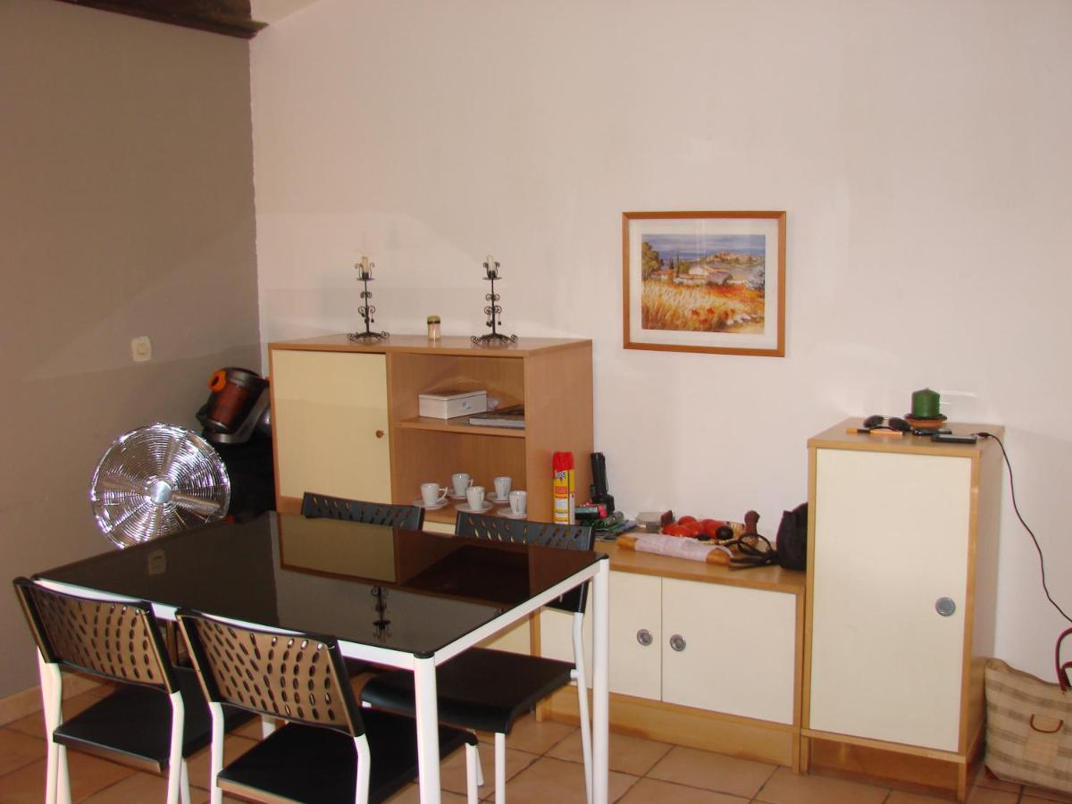 25 Fm 2 D Apartment Coursan Екстериор снимка