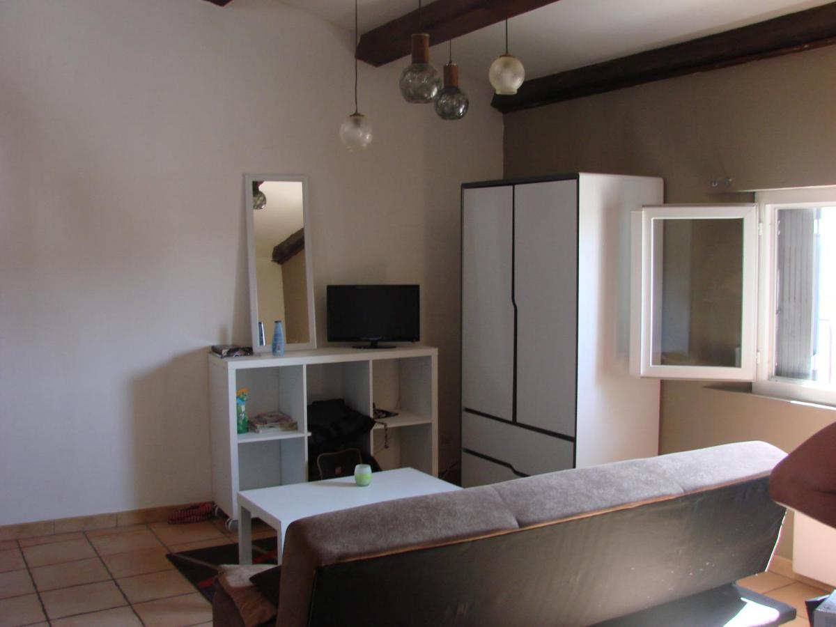 25 Fm 2 D Apartment Coursan Екстериор снимка